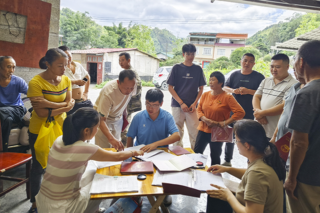 南丹县开展稻谷补贴县乡村三级联合抽查核验 (3)-1.jpg