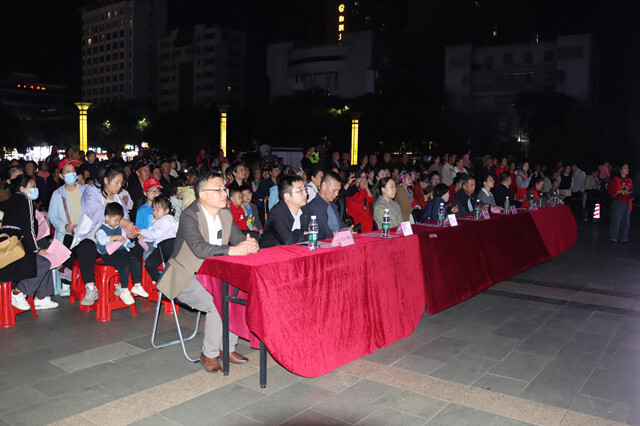 2、弘扬孝亲敬老美德, 共建老年友好社会.jpg