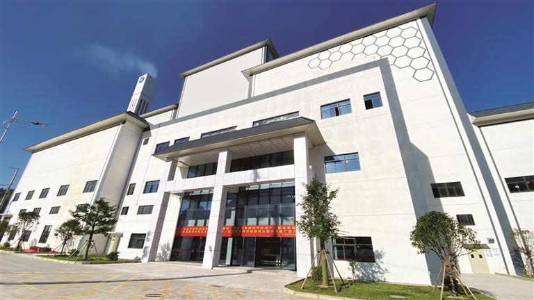 易倍EMC网页版登录因地制宜绘就景美人和乡村画卷 ——柳州市加快农村垃圾处理基础