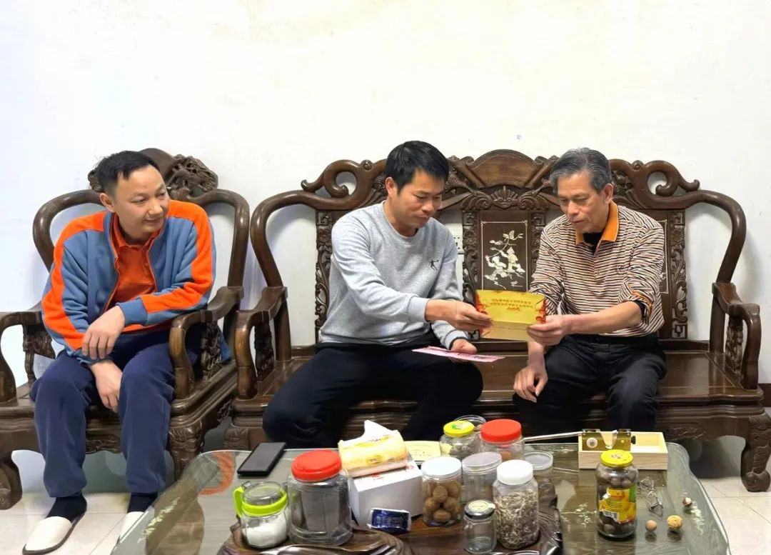 春节将至，市农业农村局暖心慰问离退休干部，情暖岁寒