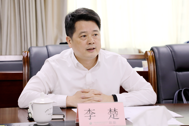 黄智宇与桂林市长李楚一行座谈交流